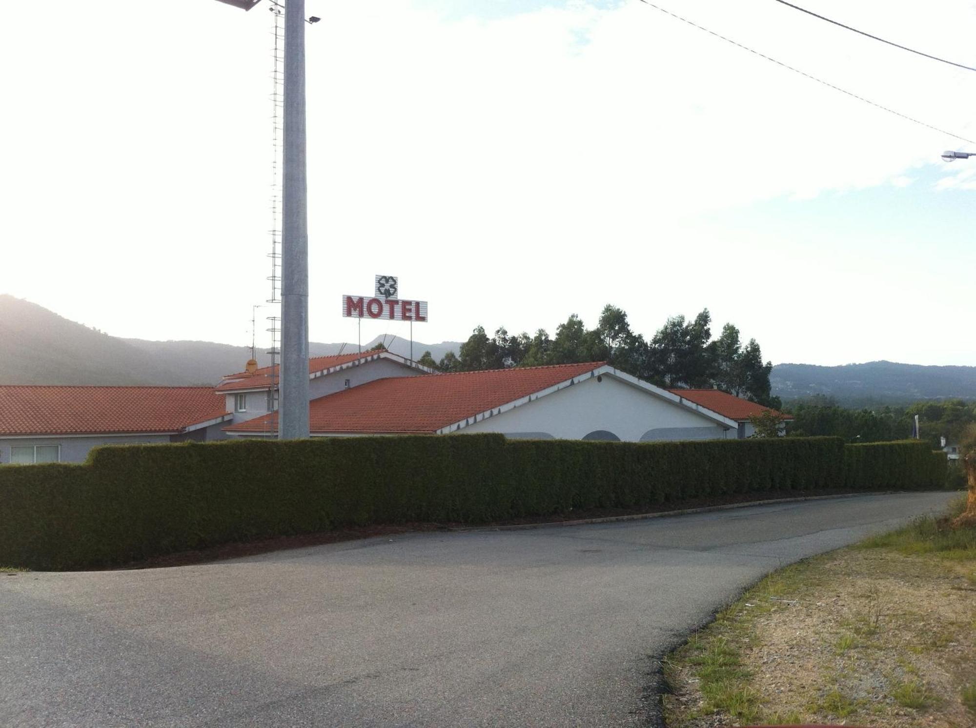 Motel Trebol Tui Exterior photo