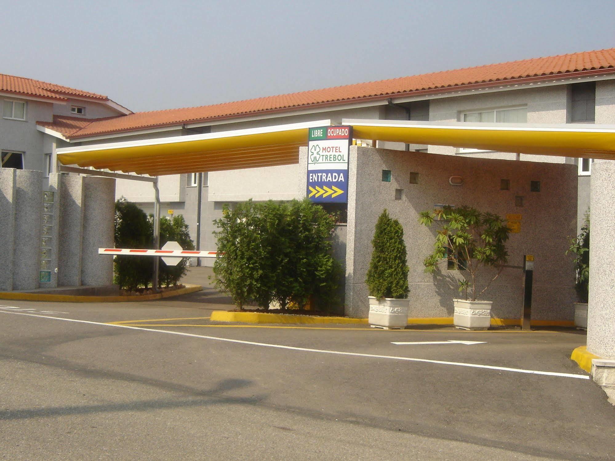 Motel Trebol Tui Exterior photo
